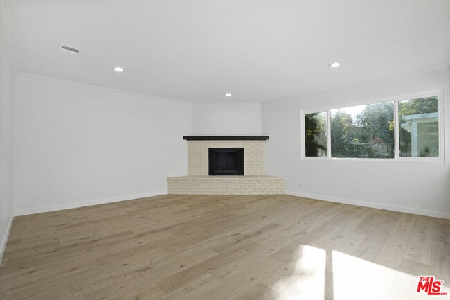 Photo - 914 Evergreen St