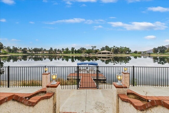 Building Photo - Lakefront Home for Lease – Panoramic Views...