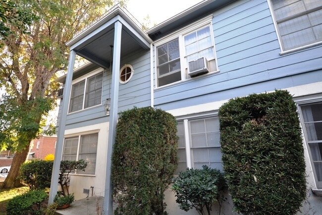 Photo - 11645 Moorpark St Apartment Unit 03