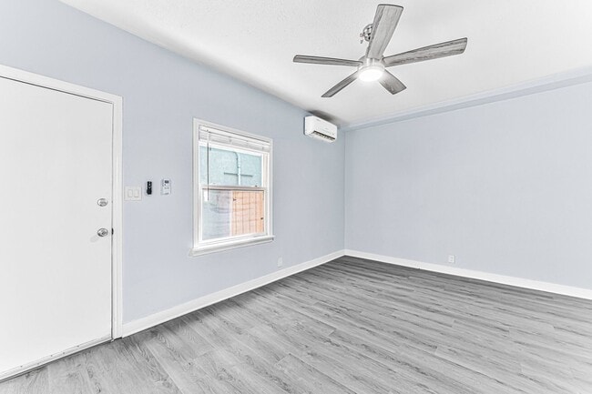 Photo - 1711 E Appleton St Unit 16