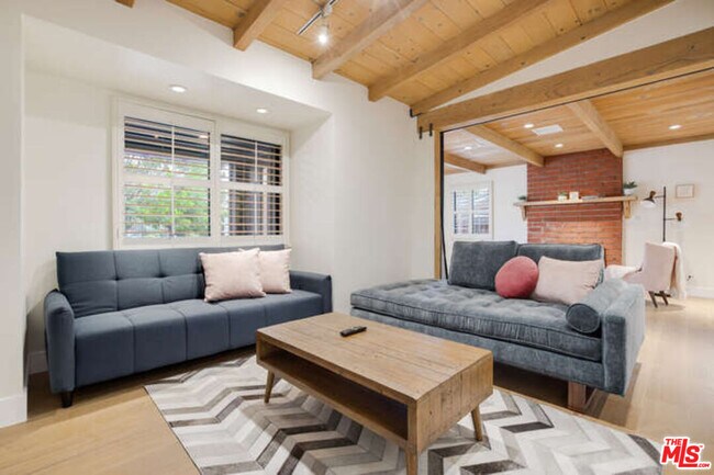 Photo - 4437 Vantage Ave