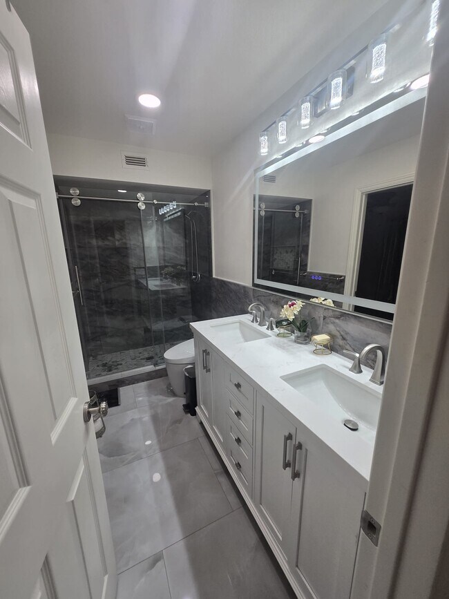 Photo - 3400 Bahia Pl