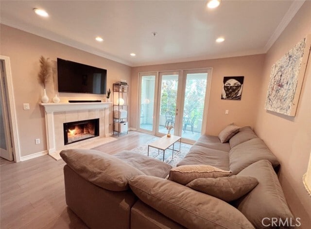 Building Photo - 2233 Martin Unit 207