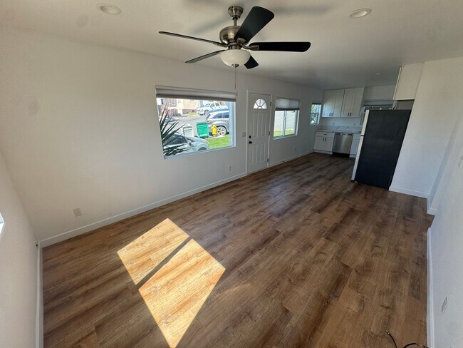Building Photo - 6737 Thomson Ct Unit 6737