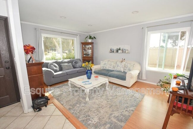 Photo - 6801 Dove St