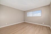 2BR, 2BA - 1,050SF - Bedroom - 925 N. Inglewood Ave.