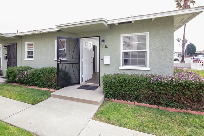 Photo - 1BR Cottage in Pacific Beach with Garage! Unit 1338