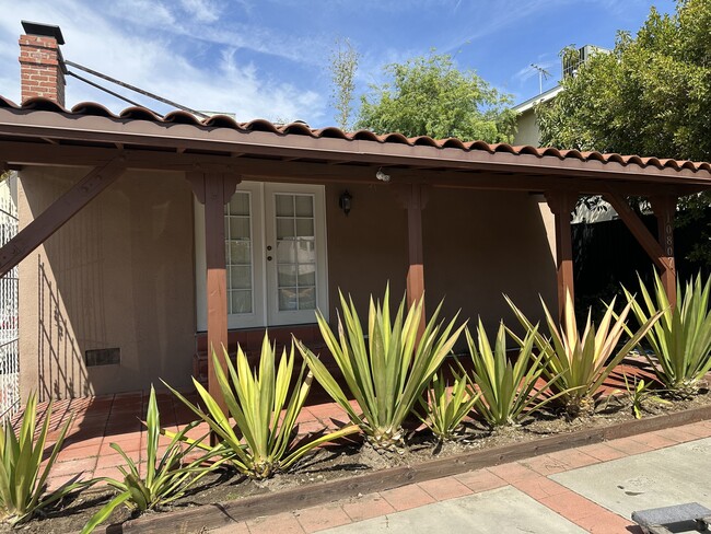 Front Veranda - 10807 Huston St House
