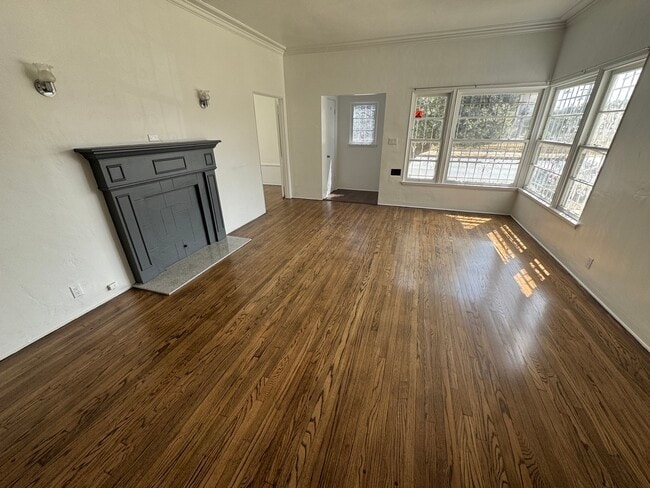 Building Photo - 2551 6th Ave Unit 2551