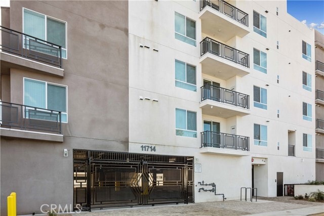 Photo - 11714 Archwood St Unit 205