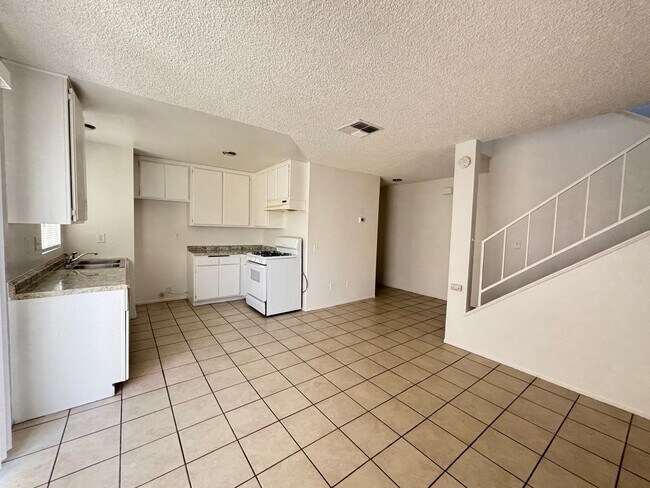 Photo - East Palmdale Townhouse