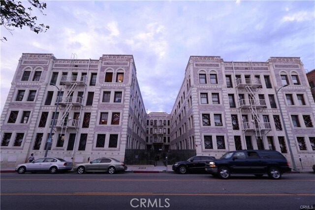 Building Photo - 2121 James M Wood Blvd Unit 221