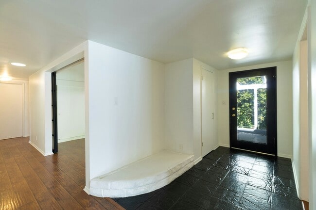 Photo - 5652 Fallbrook Ave