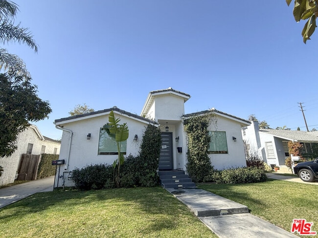 Photo - 2119 Kelton Ave