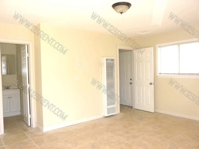817 1/4 E Ave Q-7- - 817 1/4 E Ave Q-7- Apartment