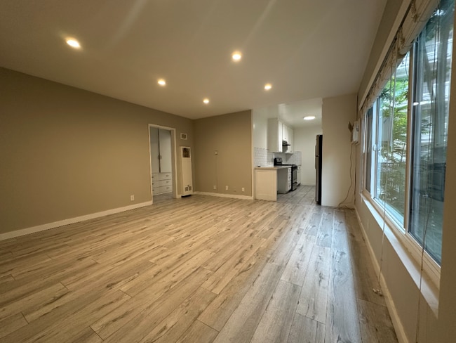 Photo - 7555 De Longpre Ave Apartment Unit 10