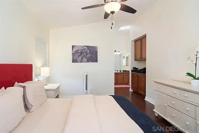 Photo - 3175 Howard Ave