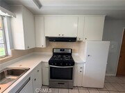 Photo - 323 E Holly St