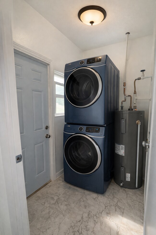 Photo - 211 N Vendome St