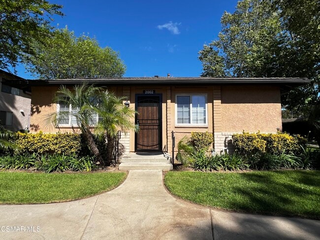 Photo - 2002 Calle La Sombra