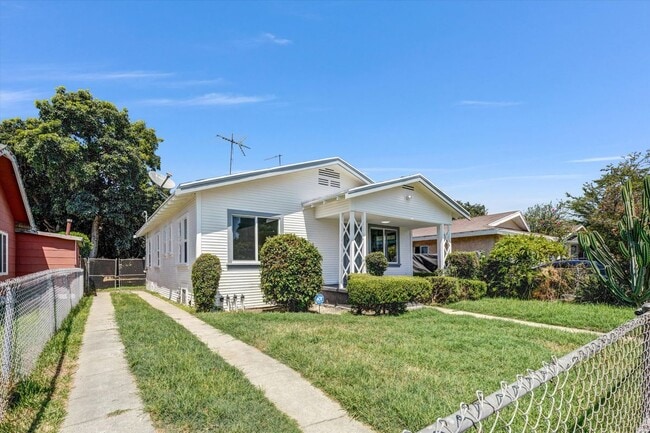 Photo - 1413 E 76th Pl