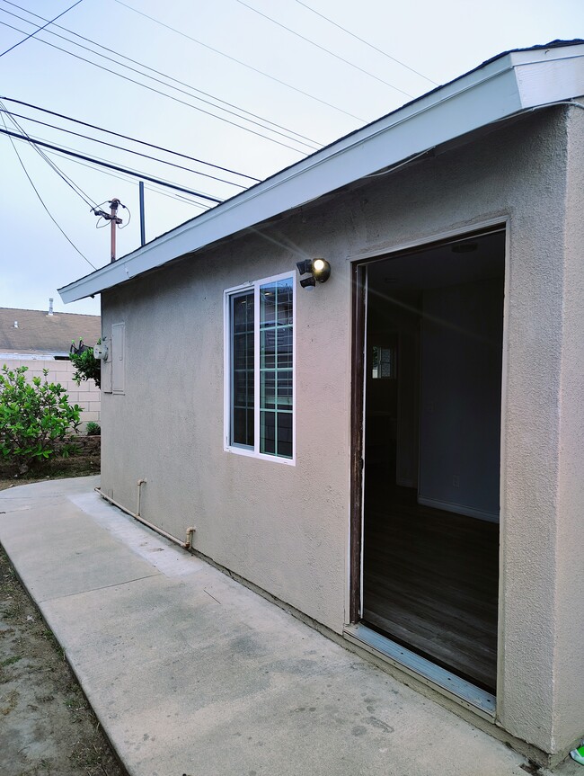 Photo - 3530 Las Tunas Pl Unit Aparment studio!!