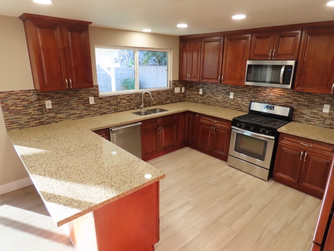 Photo - 11852 Crystal Ave