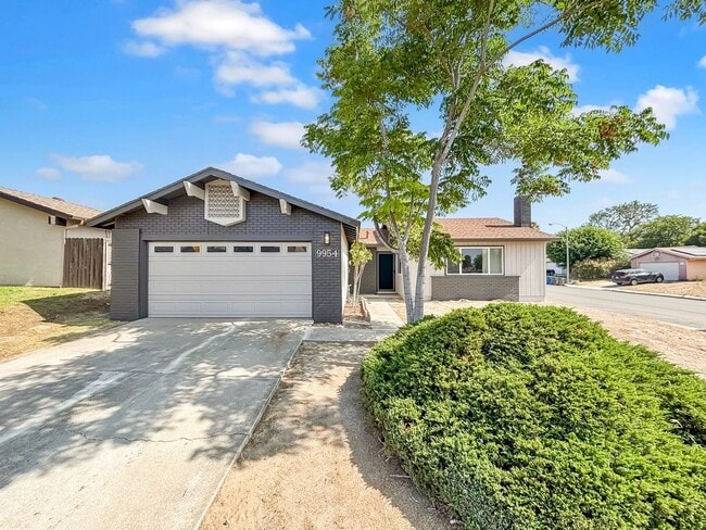 Charming 3BD/2BA House in Santee W/ W/D, M... - Charming 3BD/2BA House in Santee W/ W/D, M...