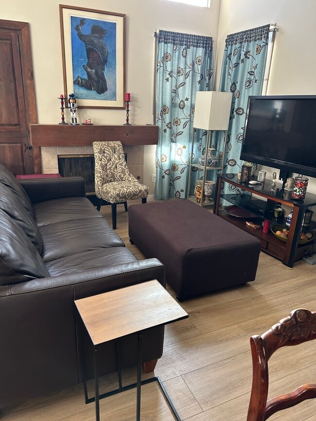 Photo - 319 W Shoshone St