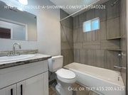Photo - 1077 Greenfield Dr House