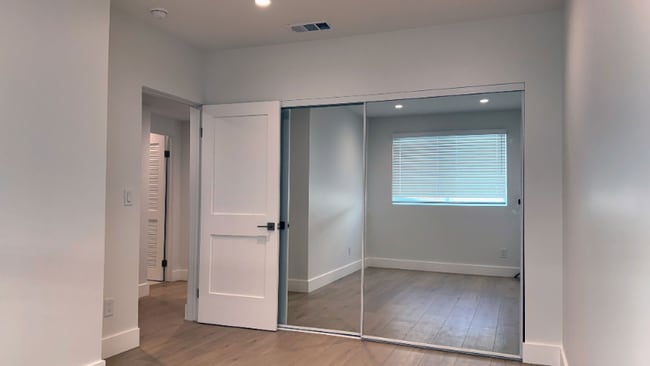 Photo - 5229 Virginia Ave Unit 5229