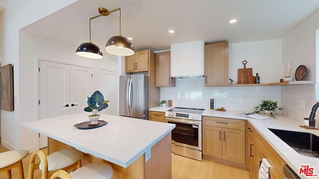 Photo - 6441 Satsuma Ave