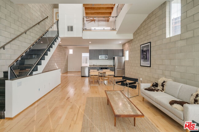 Photo - 717 Highland Ave