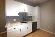 Photo - Light & Bright 2 bedroom 2 bathroom condo ...