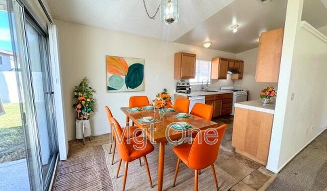 Photo - 23389 Dome St