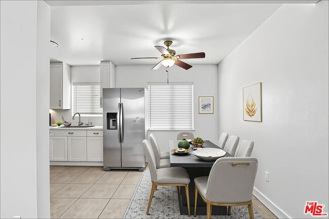 Photo - 959 S Soto St