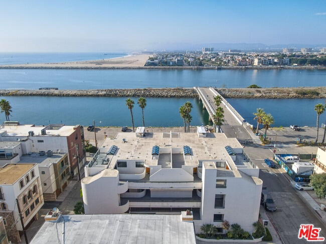 Photo - 6209 Pacific Ave Unit 102