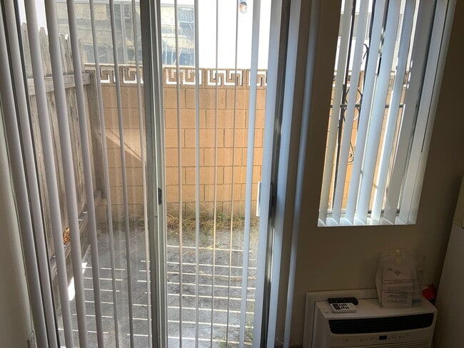 Photo - 3735 S Canfield Ave Unit 2