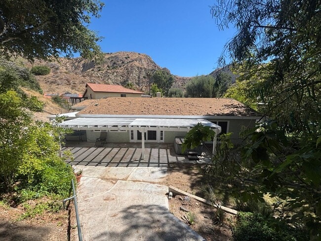 Photo - 3 Bedroom Single Story Home for Rent in Newhall.