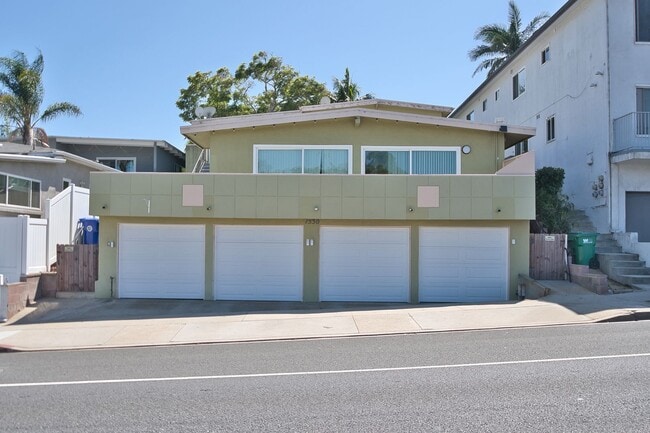 Building Photo - 1530 Manhattan Beach Blvd Unit A