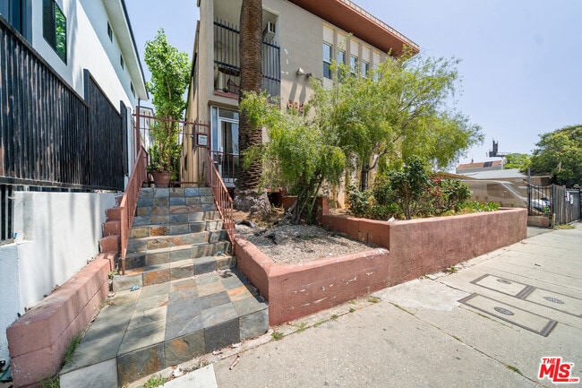 Building Photo - 6827 Leland Way Unit 7 Rental