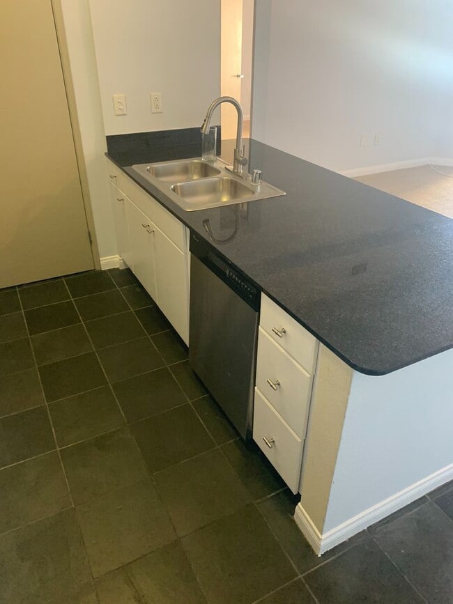 Photo - Beautiful 2 Bed + 2 Bath Long Beach Condo ... Unit 418