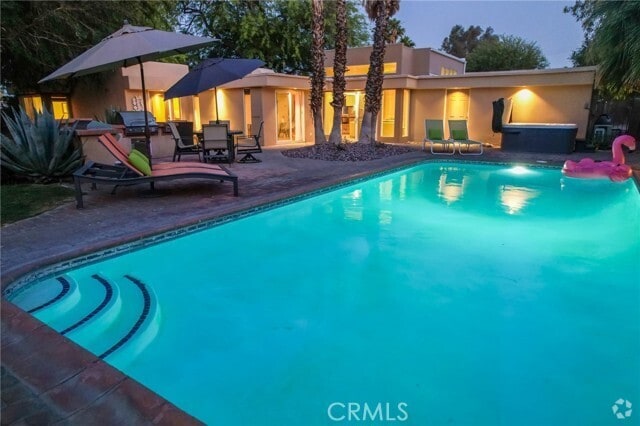 Building Photo - 576 E Desert Holly Cir Rental