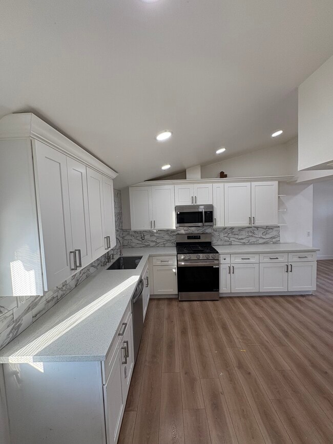 Photo - 2103 Avalon Ave