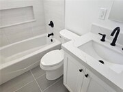 Photo - 10362 Longden St