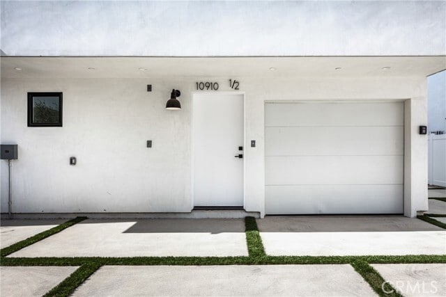 Photo - 10910 Hesby St
