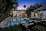Photo - 725 N Doheny Dr
