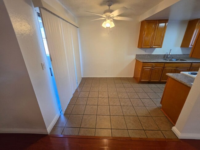 Photo - 2703 E 57th St Unit 4