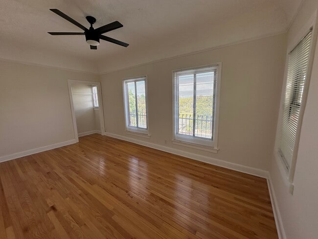 Building Photo - 1040 1/2 Laguna Ave Unit 1040 1/2