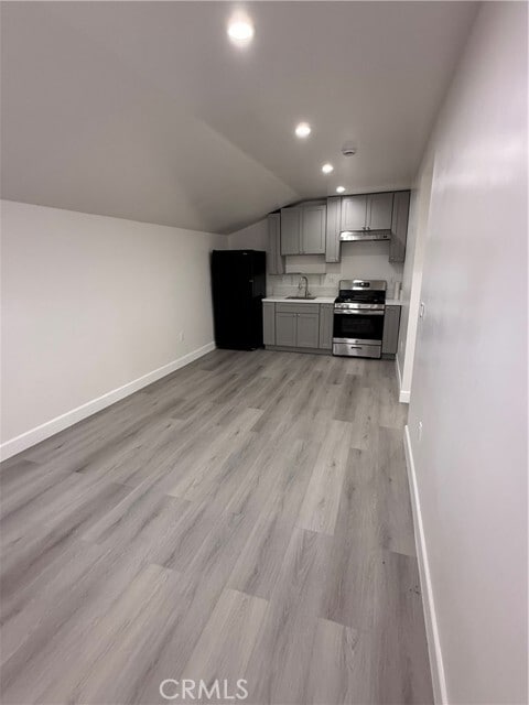 Photo - 9013 Oneida Ave